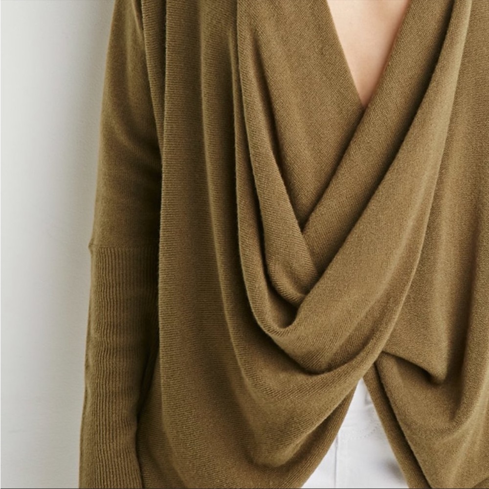 Forever 21 twist front sweater - Picture 2 of 6
